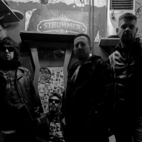 Alarido88 en Strummer bar