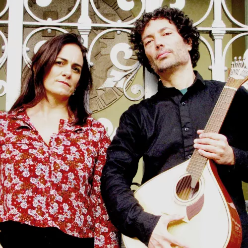 Imagen de Antiga Fado, Terci Maiztegui en voz y Matías Chaumeil en guitarra portuguesa y criolla