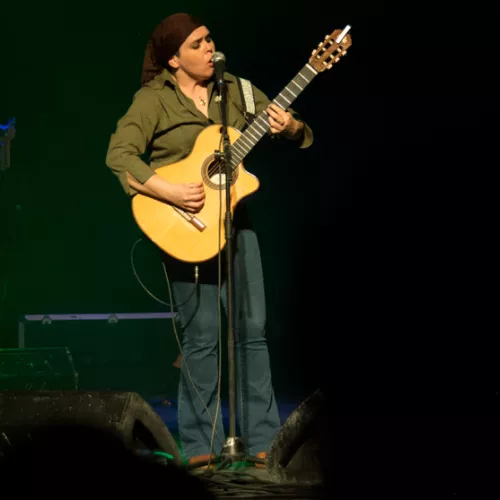 Betania Díaz en el Teatro Municipal de Quilmes espectáculo "Canciones de nuestra tierra"