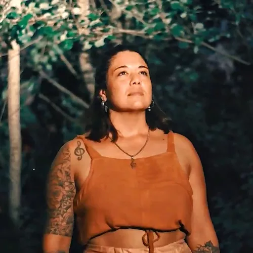Imagen que interpreta el proyecto Mujer tierra y raiz