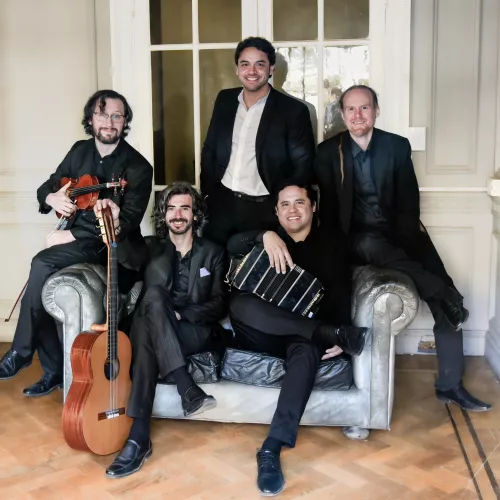 Cuarteto mulenga y la voz de Maximiliano Aguero