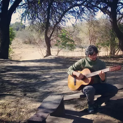 Foto tomanda en Santiago del Estero para la realización del arte de tapa del álbum "Un NUevo día"