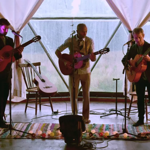 Entusiasta, tarde de domingo lluviosa en Sierra de los Padres