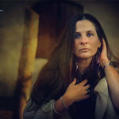 Cantante de música popular latinoamericana, voz de mujer, madre, el decir desde nuestra voz.✨