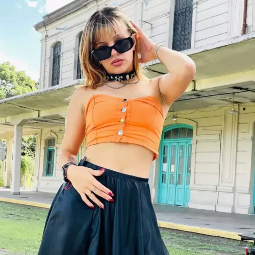 sesión de fotos con outfits naranja