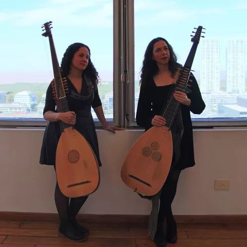 Las Destrozzi-Dúo  de laudes