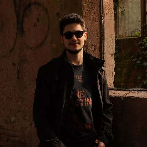 De bajista versátil a músico completo, el viaje de sus 20s