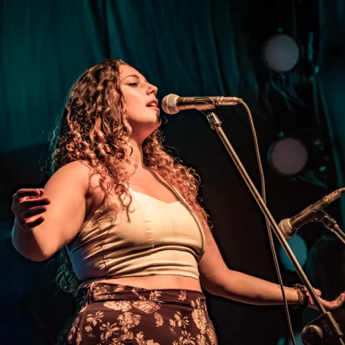 cantando en el teatro argentino