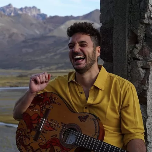 Manu y los satélites de oro