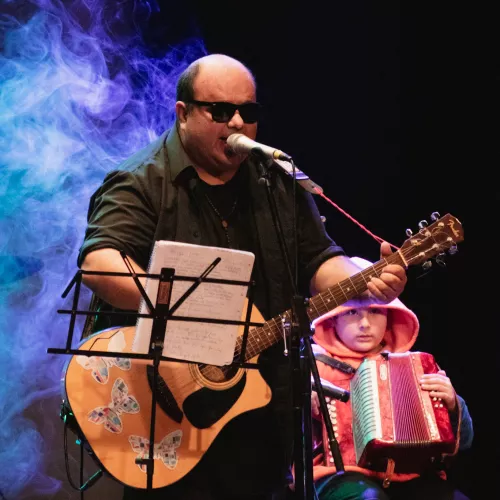 MARTIN ESPINDOLA COMPOSITOR DE CANCIONES DE LUGARES DE LA PROVINCIA DE BUENOS AIRES
