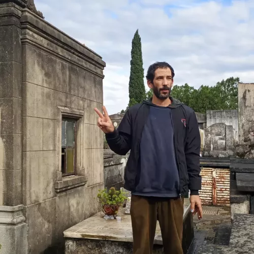 mateo en el cementerio de campana