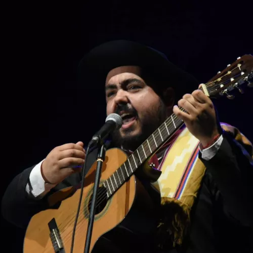 Cantor Pancho Santaren