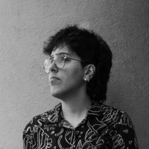 Foto de Tao casi de perfil en blanco y negro