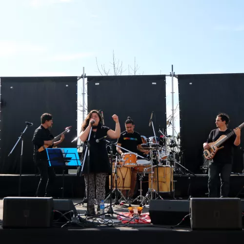 Tocando en la Granja Municipal de Alte. Brown
