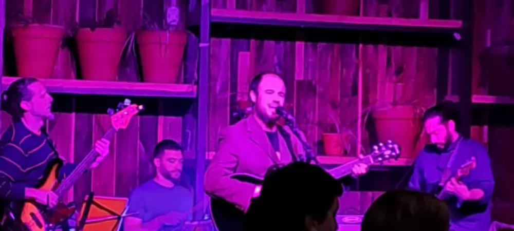 Recital en vivo en Ogham, Balcarce.