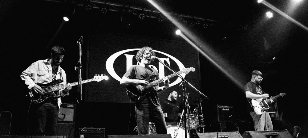 Las Armas del Tiempo, en vivo en El Emergente ciclo Mermelada Indie 2023