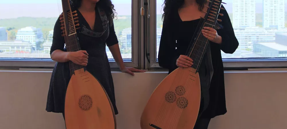 Las Destrozzi-Dúo  de laudes