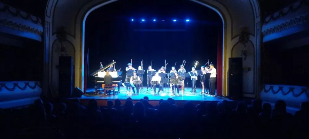 La Orquesta tocando en el Teatro Español en el Festival de Tango de La Pampa ¨Raíces de Tango¨