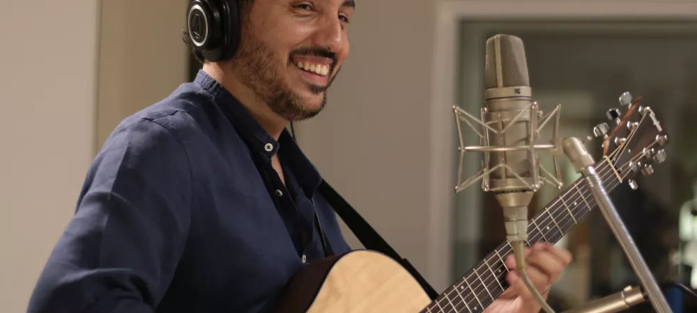 Pablo Mengo: Músico guitarrista, compositor, arreglador y docente oriundo de la provincia de Tucumán. 