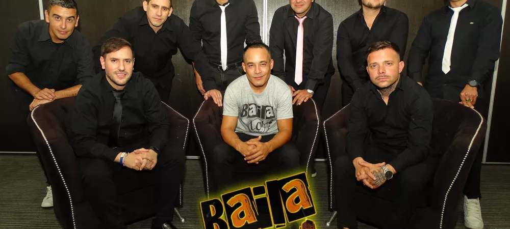 Musicos de la banda antes del show