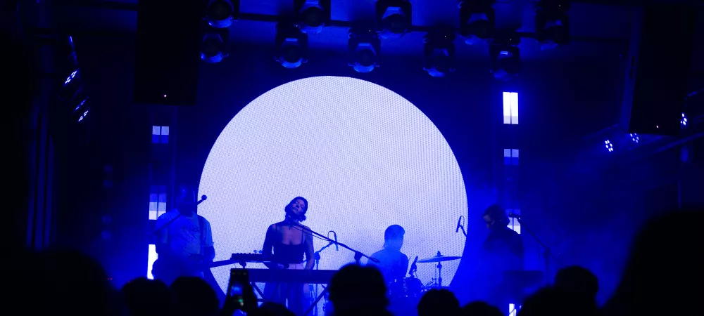 Bistuí - Foto en vivo CDG