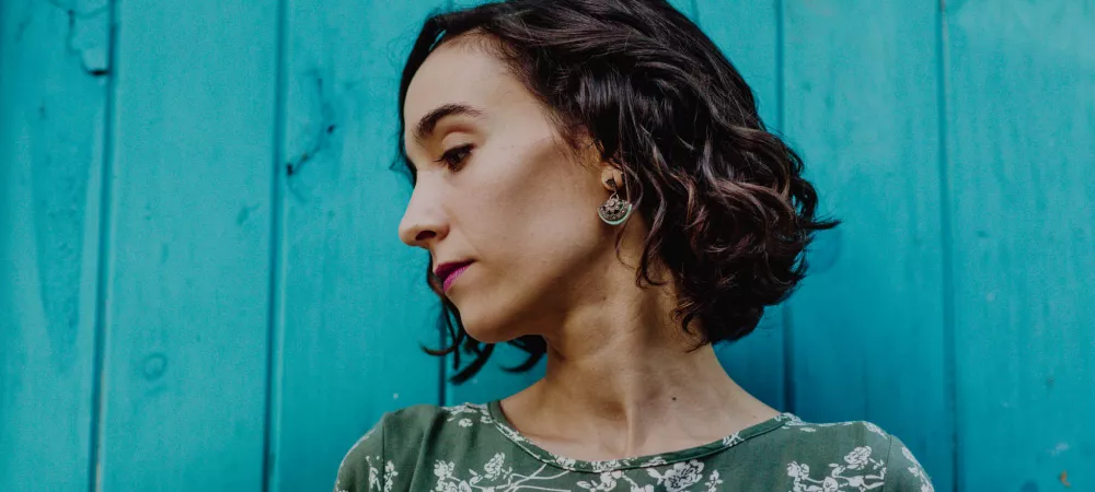 Caro Vitali de perfìl