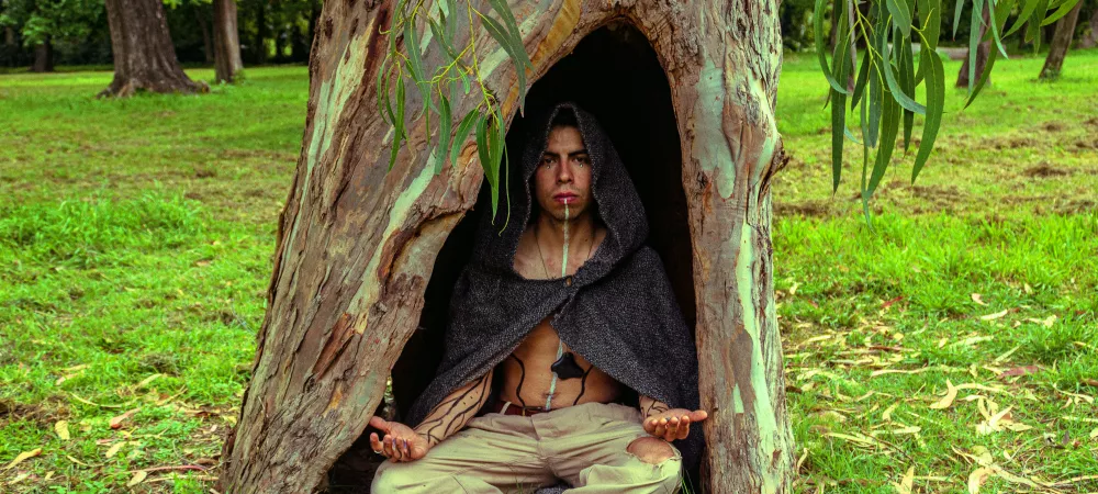 Sembrado, enraizado, ya florecido. La música se va expandiéndose y nutriendose al andar.