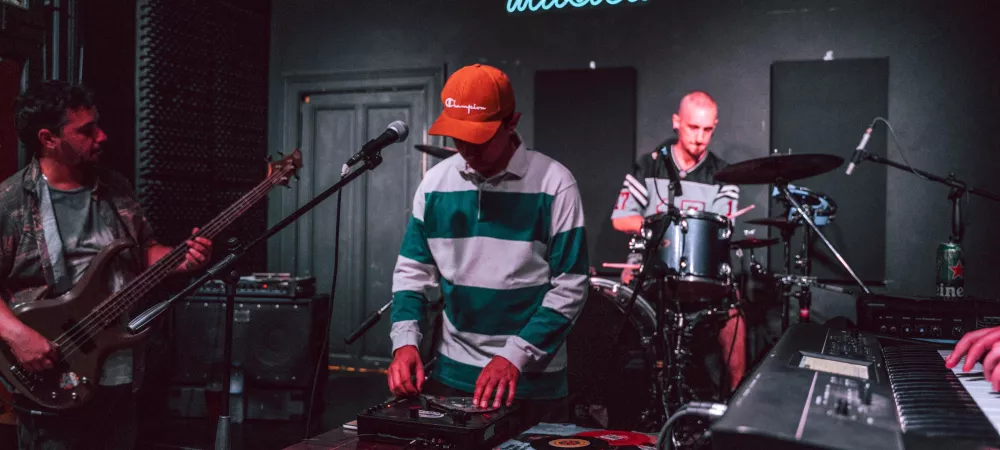 Dj