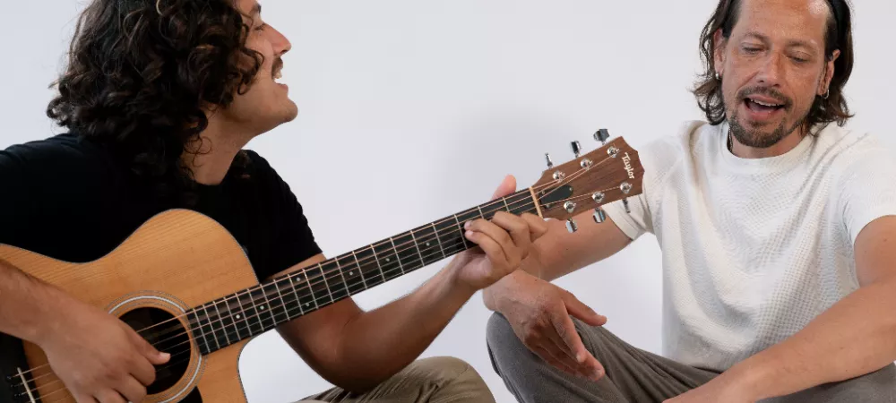 Foto de Jonás y Dan cantando