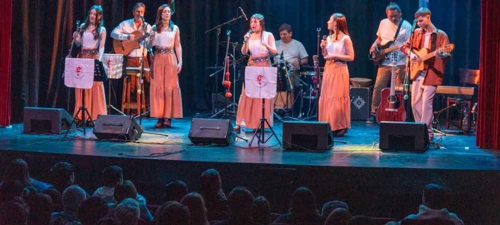 Encendidos en el Teatro Regina