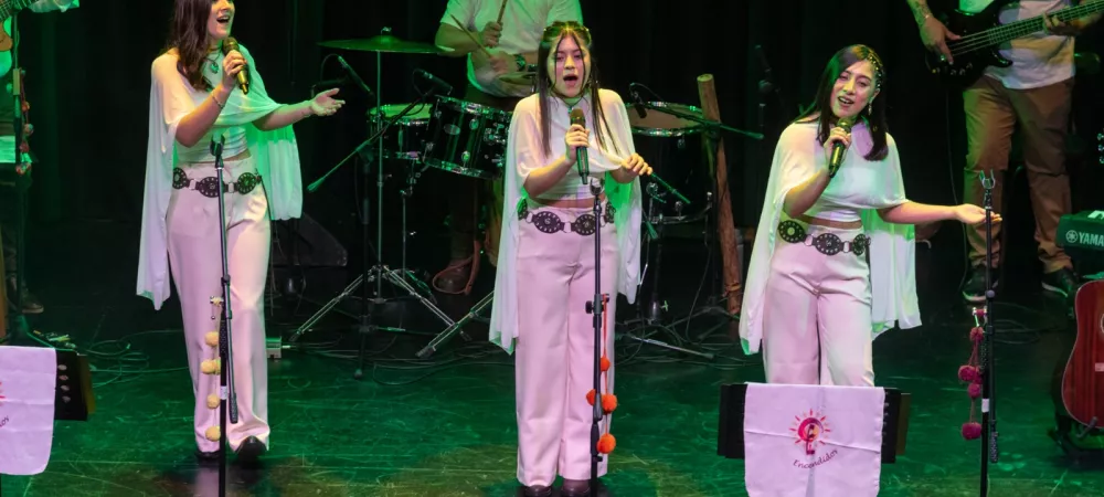 Encendidos en el Teatro Regina