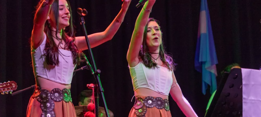 Encendidos en el Teatro Regina