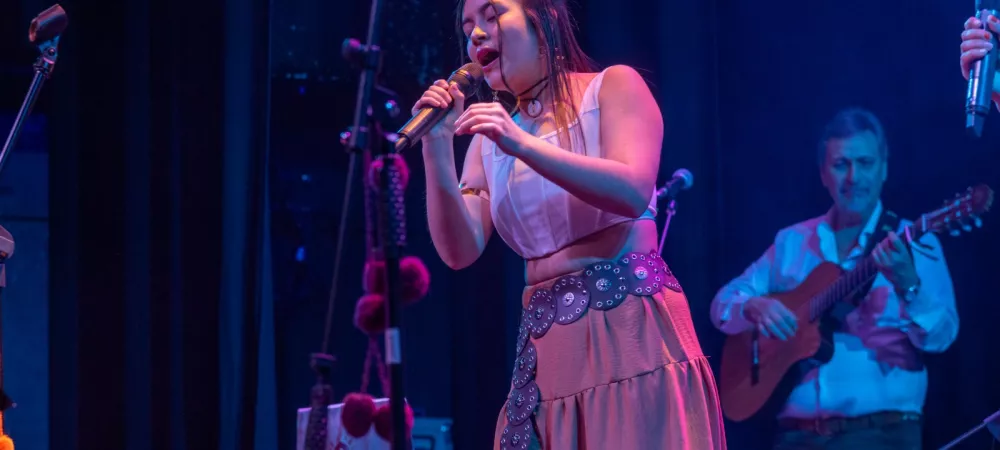 Encendidos en el Teatro Regina