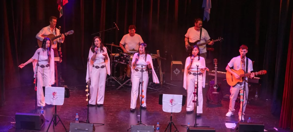 Encendidos en el Teatro Regina