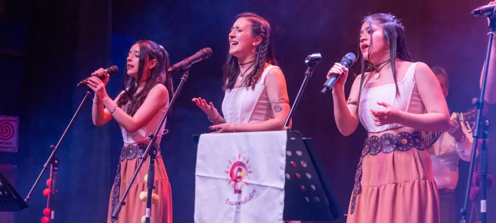 Encendidos en el Teatro Regina