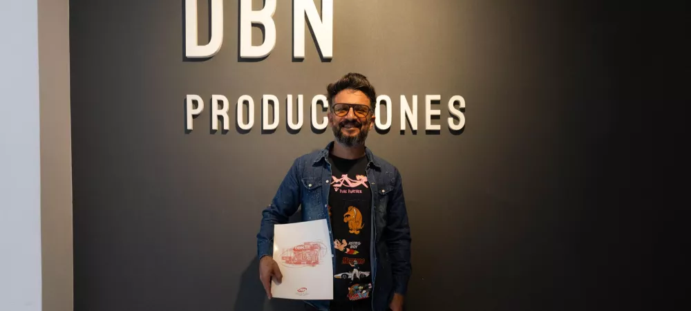 en la productora dbn con mi contrato de distribucion digital
