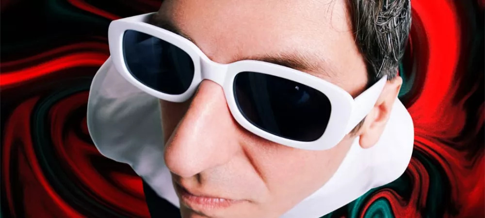 Juan Tranier (guitarra y voz)