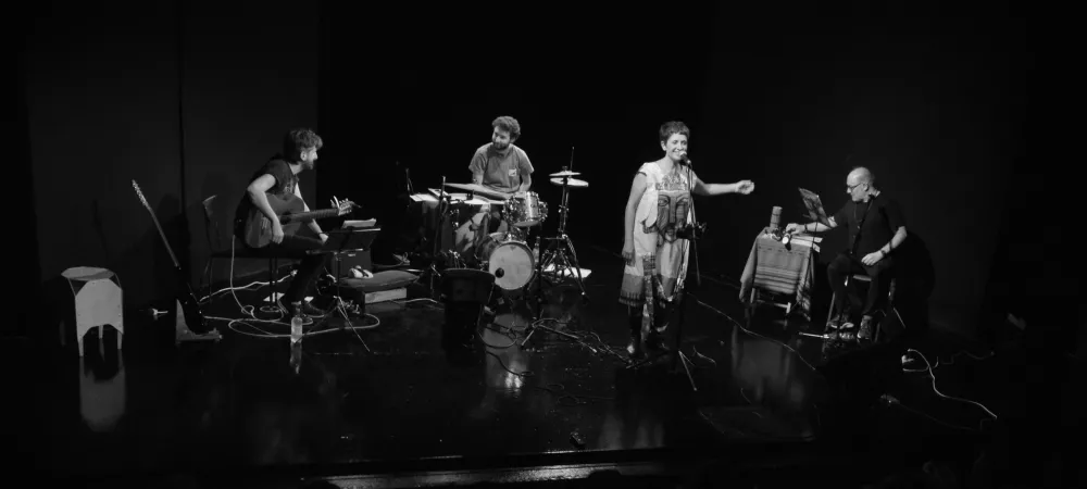 Fernanda Lavía & LHDI en vivo en Centro Cultural Sanidad