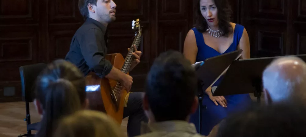 concierto de canciones argentinas y españolas en el Salon de Honor del CCK