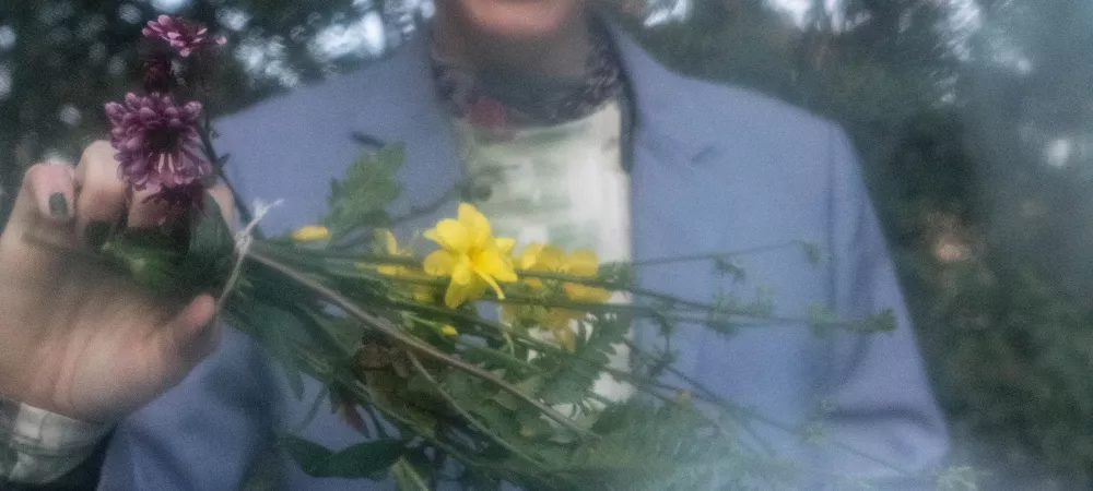 Ine con flores 