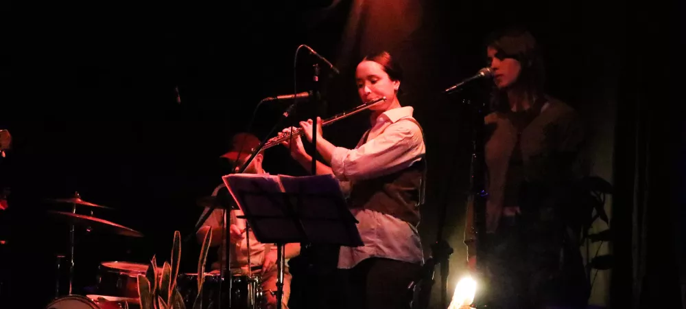 Rebeca Arens en Flauta y Maite Ardanaz en Clarinete