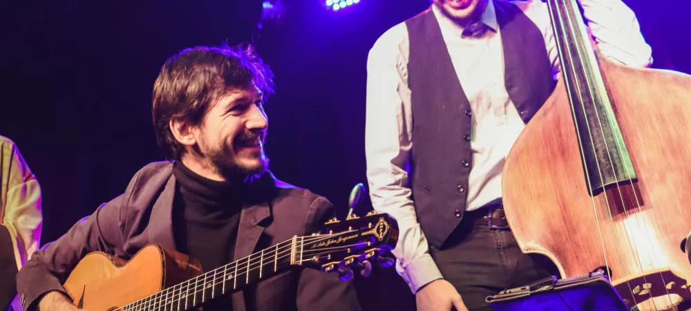 Fran Seglie ( Director artistico y Guitarrista) Y Maxi Miraballes ( Contrabajista)  Sala Melany, Festival internacional de JAZZ EN ABRIL en Mar Del Plata