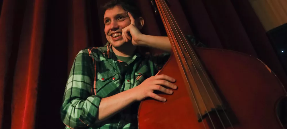 Maxi Miraballes ( Contrabajo) 