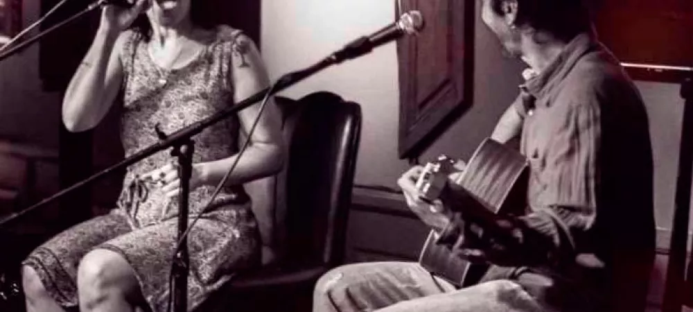 Julie Alvarez - Roberto Farinola
