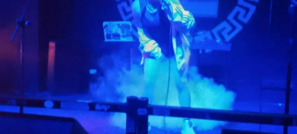 Cantando en shows en vivo , Psiquika La Plata
