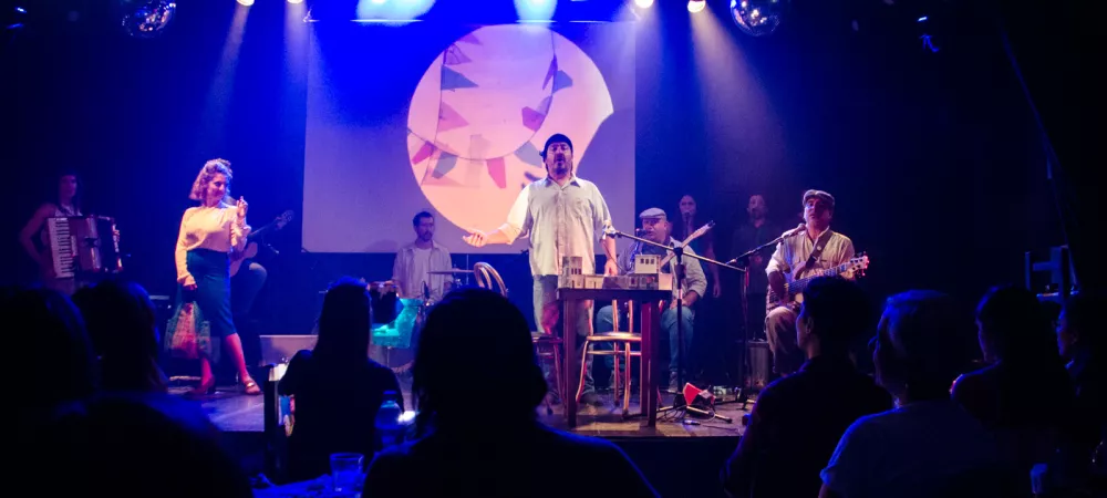 función 27 de mayo en Liveclub La Plata. elenco completo