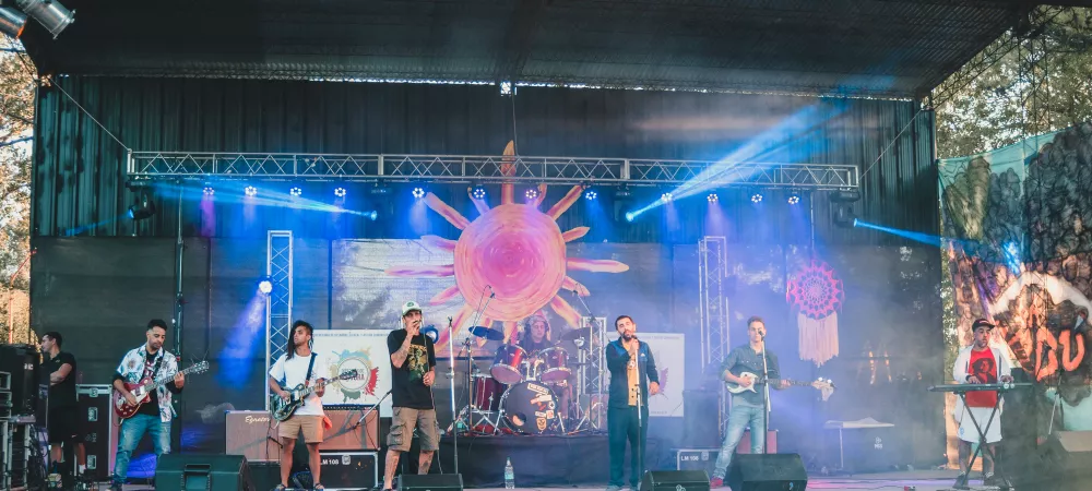 foto banda de frente