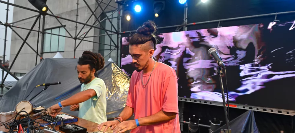 Aquí vemos a JMA (Izq) y Juan MA (Der) en el escenario principal de el primer festival de Electronica Bonaerense 