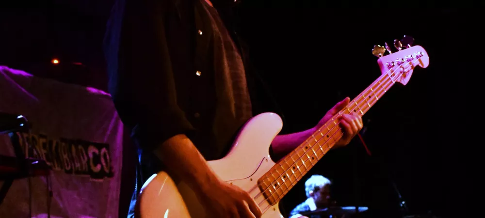 Fue bajista de Desembarco, banda de Brit Rock platense