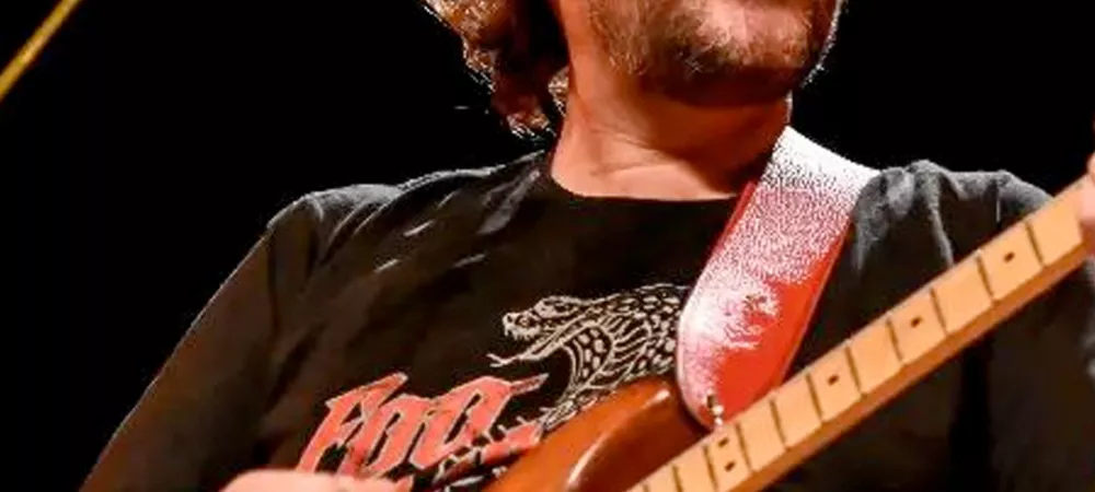 ARI VOZ DE LOS PUBER